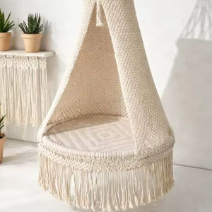Fauteuil suspendu en macramé fait main, chaise balançoire bohème, siège hamac en corde de coton, décoration de plage et de jardin - Product Image 1