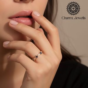 แหวนหมั้นเพชรโมอิสซาไนต์ทรงคุชชั่นชุบทองคำ 22k เงินสเตอร์ลิง Charm_Jewells ประดับเพชรแบบหนามเตย รับรองโดย IGI น้ำหนัก 3 กรัม สำหรับทั้งชายและหญิง - Product Image 6
