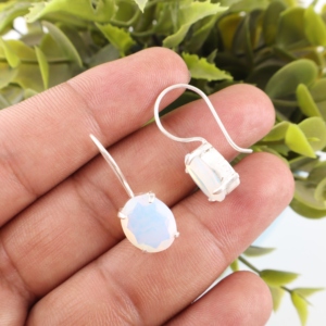 Hermosos pendientes de ópalo blanco lechoso, hechos a mano en India, con diseño de diseñador, en plata de ley 925, para mujer. - Product Image 2