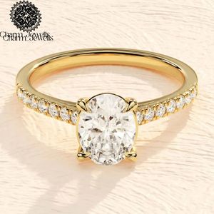Bague de fiançailles Charm_Jewells pour femme en argent plaqué or 18 carats avec moissanite taille coussin, sertissage à griffes, style classique, certifiée IGI, 3g - Product Image 2