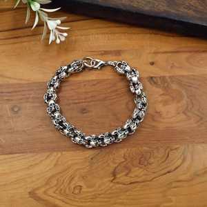 สร้อยข้อมือเงินรูปหัวกะโหลกสำหรับผู้ชาย สไตล์โกธิคพังก์ สร้อยข้อมือแบบเชื่อมต่อ ทำจากสแตนเลส เครื่องประดับแฟชั่น - Product Image 4