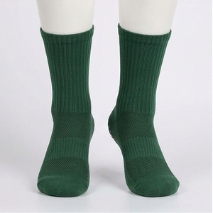 Green Crew <b>Socks</b> Solid Color Knitted Breathable Cotton <b>Men</b> Women Daily Casual Wear Spring Season Standard Thickness - Product Image 1