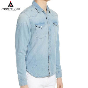 เสื้อเชิ้ตยีนส์ผู้ชายคุณภาพพรีเมียม ทรงหลวม พิมพ์ลาย ผ้าฝ้าย 100% สีตัดกัน วัสดุที่ดีที่สุด เสื้อเชิ้ตผู้ชายขายส่ง - Product Image 4