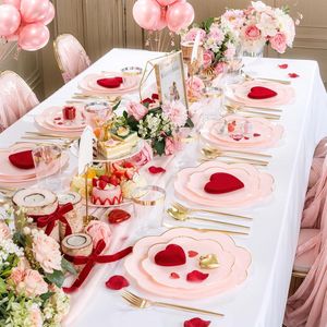 Set di stoviglie in plastica rosa da 180 pezzi con bordo oro e argento, piatti usa e getta per tè pomeridiano, matrimoni e feste - Product Image 6