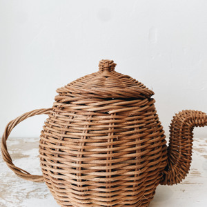 Juego de Té de Mimbre Marrón Vintage, Tazas y Tetera, Juguetes de Cocina para Jugar a las Casitas, Juego de Té en Miniatura Hecho a Mano, Vajilla de Juguete - Product Image 6