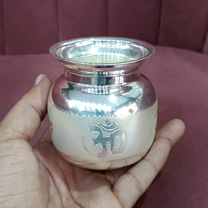 Pot à eau décoratif en argent pur pour le Pooja des temples religieux, la vénération hindoue traditionnelle, et la décoration de mandir domestique. - Product Image 4