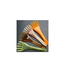 Peigne de massage élégant en résine pour des soins capillaires doux et une thérapie relaxante du cuir chevelu, outil de toilettage quotidien - Product Image 4