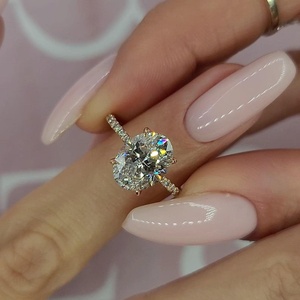 Anillo de compromiso de moissanita en oro de 14K con halo oculto, solitario, alternativa al diamante cultivado en laboratorio, anillo nupcial, regalo para ella - Product Image 6