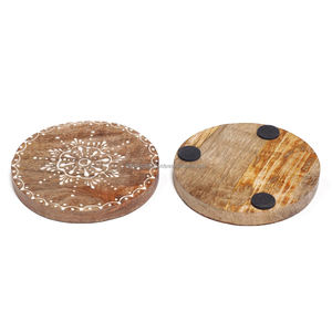 Ensemble de quatre sous-verres en bois de manguier de style classique, tapis et tampons de table en bois naturel - Product Image 2
