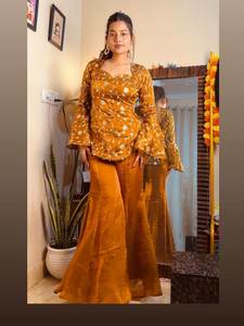 Mode islamique/pakistanaise, broderie sur les deux côtés, col rond, manches fantaisie, motif en soie Banarasi, salwar kameez de mariée pour les fêtes - Product Image 3