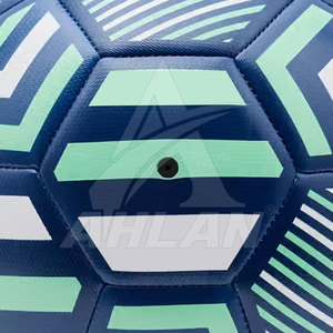 Balones de Fútbol de Construcción Robusta que Ofrecen un Manejo Confiable y Durabilidad - Product Image 5