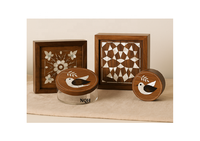 Boîte de rangement de luxe en bois d'acacia arabe et acrylique, design islamique, couvercle, fabrication artisanale haut de gamme, design personnalisé gravé, cadeau du Ramadan