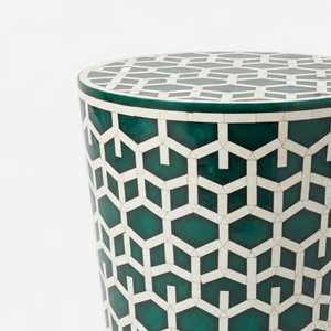 โต๊ะข้างเตียงลายกระดูกสีเขียวสุดหรู – เก้าอี้ทรงเรขาคณิตทำมือสำหรับห้องนั่งเล่นและห้องนอน - Product Image 5