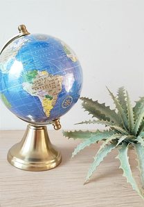 Globo terráqueo de acero inoxidable pulido a espejo con detalles del mapa grabados con láser y un pilar de metal sólido y pesado para salas de juntas - Product Image 6