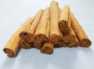 Haute qualité 100% pur Ceylan M4 épices aux herbes entières fraîchement emballées bâtons de cannelle cru/cuit au four épicé goût chaud épices simples herbes - Product Image 5