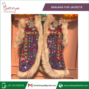 Veste en fourrure ethnique Banjara pour femmes, style bohème tribal brodé, fausse fourrure vintage, manteau de créateur tendance pour l'hiver - Product Image 4