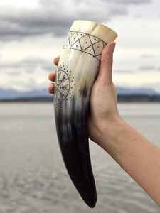 Corneta de guerra vikinga medieval, trompeta de batalla grabada a mano, corneta de 16 pulgadas, regalo, corneta de cuerno natural, herramienta de caza, regalo decorativo - Product Image 3