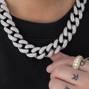สร้อยคอแบบ Cuban Link สไตล์ฮิปฮอปพรีเมียมสำหรับผู้ชาย ประดับเพชรเลียนแบบ ดีไซน์หรูหราสำหรับงานปาร์ตี้และงานแสดงบนเวที - Product Image 6