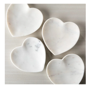 Plateau décoratif en marbre en forme de cœur pour servir des chocolats d'anniversaire, design minimaliste, emballage individuel - Product Image 6