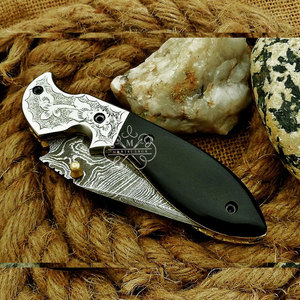 มีดพับดามัสกัสทำมือแบบกำหนดเองพร้อมด้ามจับทำจากเขาสัตว์  แกนเหล็กสลักลาย  ปลอกหนัง  มีดพกพา EDC  ผู้ผลิต OEM - Product Image 5