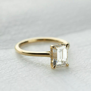 Bague de fiançailles et de mariage en or jaune 14 carats avec diamant de laboratoire taille émeraude 3 carats, certifié IGI, luxe, pour soirée - Product Image 3