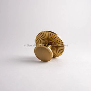 Boutons en laiton design, parfaits pour les tiroirs de meubles de haute qualité, concepts d'aménagement intérieur sophistiqués - Product Image 4