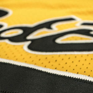 Uniforme de Fútbol Americano Amarillo Personalizado, Jersey Deportivo Corto, Logotipo Bordado del Equipo, Corte Ajustado, Cuello en V, OEM, Venta al Por Mayor - Product Image 3