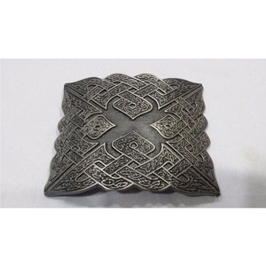 Hebillas de cinturón celta con nudo, acabado plateado antiguo, para kilt y cinturones de las Tierras Altas, al por mayor, las más vendidas - Product Image 1