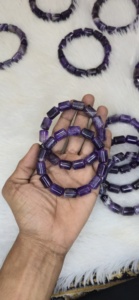 Bracelet extensible en perles cylindriques d'améthyste violette naturelle, cristal poli, bijoux en pierres précieuses en gros - Product Image 4