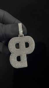 Colgante de Plata de Ley 925 con Moissanita VVS Iced Out, Pasa Prueba de Diamante, Personalizable con Nombre, Número o Letra, Joyería Bling Hip Hop - Product Image 2