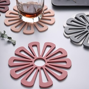 Sous-plats, dessous de pot et sous-verres isolants anti-brûlure au design moderne Morandi Flower pour la maison - MDF - Product Image 2