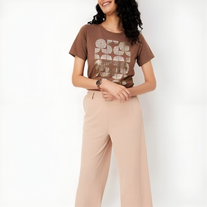 Camisetas de Mujer de Estilo Único a Bajo Precio, Precio de Fábrica, Diseño Exclusivo, Poliéster/Algodón, Cantidad al por Mayor - Product Image 3