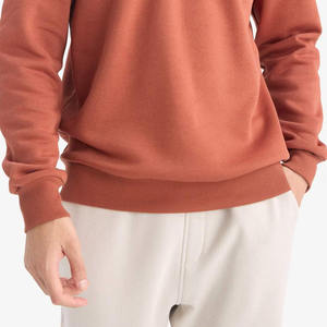 Sudadera de Forro Polar con Cierre de Cremallera de un Cuarto para Hombre, Color Naranja Óxido, Corte Regular, Cuello Alto - Product Image 3
