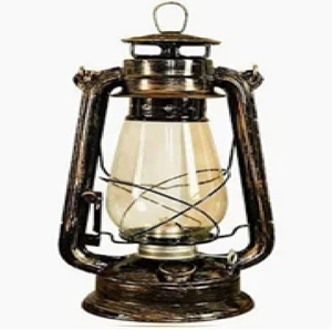 Lanterne à kérosène vintage rustique en laiton avec globe en verre transparent pour un éclairage classique, disponible à prix de gros. - Product Image 1