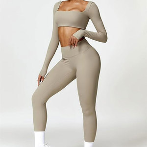 Haut court dos nu à manches longues pour femme, léger et extensible, idéal pour le yoga et la gym, avec legging assorti - Product Image 5