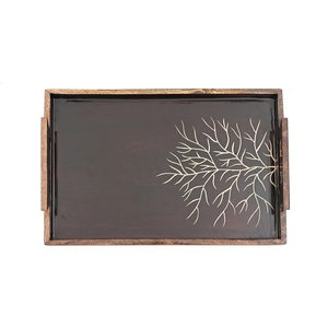 Plateau de service contemporain en bois et émail avec motif de branche dorée pour hôtels, cafés, restaurants, vente en gros - Product Image 3