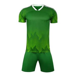 Ensemble maillot et short de football personnalisé pour homme, imprimé géométrique bleu, col en V, manches courtes, 100 % polyester, anti-humidité, coupe athlétique - Product Image 6