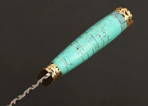 Couteau de survie en acier Damas fait main avec manche en résine et étui en cuir OEM pour le camping, la chasse et les activités de plein air - Product Image 5