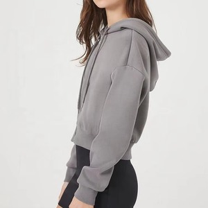 Sudadera Corta de Forro Polar con Estampado Elegante para Invierno, con Cuello Alto y Logotipo Frontal, Estilo Moderno para Mujer, Marca Privada - Product Image 5