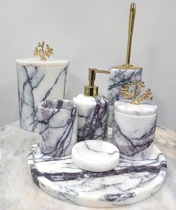 Ensemble d'accessoires de salle de bain de luxe 6 pièces, organiseur de salle de bain haut de gamme, distributeur de savon en résine, porte-brosse à dents - Product Image 1
