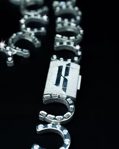 Pendentif personnalisé en moissanite VVS sertie de diamants, style hip-hop pour homme, avec initiale ou numéro - Product Image 5