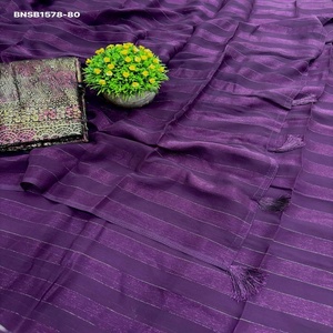 Sari de Georgette Suave de Buena Calidad con Forro de Zari Dorado Tejido y Borlas, con Blusa con Estampado Digital de Flores, Moda Femenina - Product Image 1