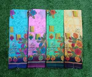 Sari Premium de Crepé Estampado con Tacto Suave y Caída Elegante |   Sari Ligero |   Fácil de Usar - Product Image 3