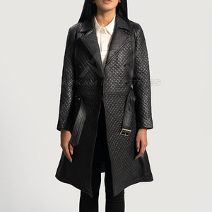 Abrigo de cuero de lujo para mujer con acabado suave y diseño moderno para colecciones de temporada. - Product Image 4