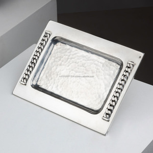 ถาดช็อคโกแลตโลหะเคลือบเงาแบบโบราณหรูหราสำหรับขนมสไตล์ราชวงศ์ที่เสิร์ฟในงานเลี้ยงฉลองครอบครัวอันหรูหรา - Product Image 3