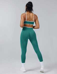 Ensemble de yoga léger de haute qualité pour femmes |   Vêtements de sport personnalisés à bas prix pour femmes |   Tenue de fitness fabriquée au Pakistan 2026 - Product Image 3