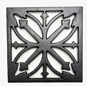 Vente en gros de dessous-de-plat carrés en fonte noire robuste, motif floral en treillis, protection contre la chaleur, fournitures de cuisine et de salle à manger en vrac - Product Image 6
