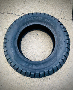 Pneu de scooter tubeless KUMATIRE K535B 130/90-10, haute résistance, adhérence tout-terrain, pour livraison, Zoomer, marché africain - Product Image 1