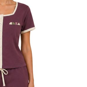 Conjunto de Dos Piezas para Mujer, Color Morado, Top Corto con Cuello Cuadrado y Botones, Ribete en Contraste Crema, Ropa Casual de Verano de Algodón, Estilo Lounge, OEM - Product Image 4