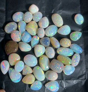 Opale naturelle de qualité supérieure Welo Cabochon 15-30mm |   Trimurti Gems |   Évaluation par une tierce partie |   Bijoux en gros - Product Image 2